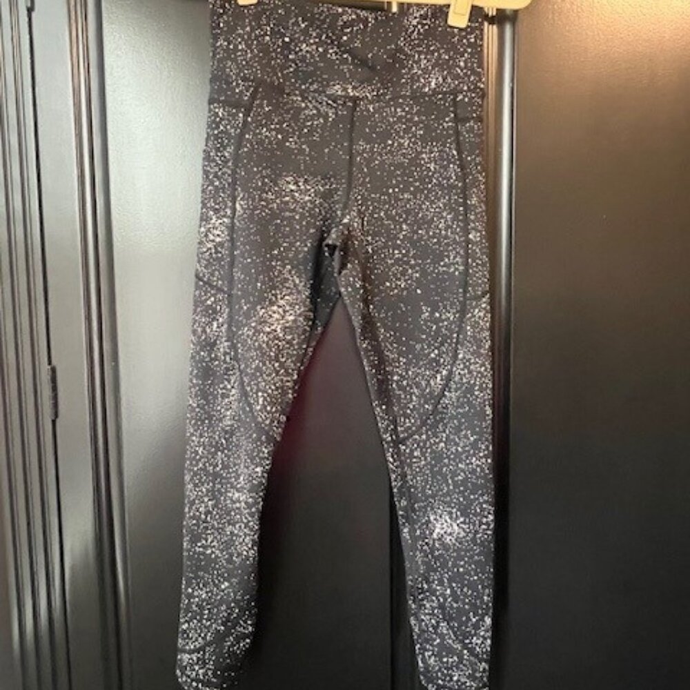 Zyia Active -  Black Reflective Pocket Light n Tight Hi-Rise 24" - Size 6/8